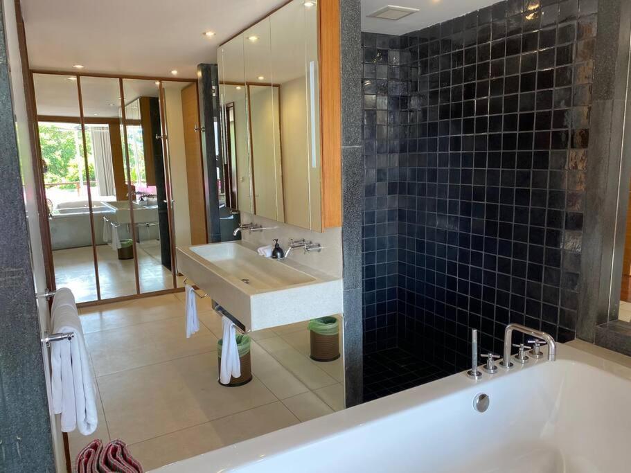Beachfront 2 Bedroom Luxury Condo Chava Surin Dış mekan fotoğraf